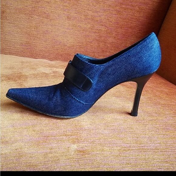 Stuart Weitzman  - Picture 5 of 13